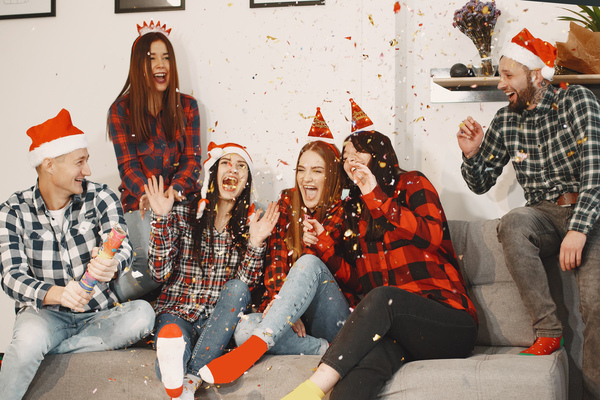 Идеи празднования Нового года в компании друзей